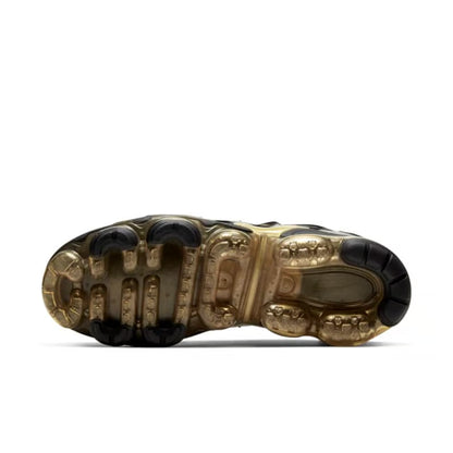 Мъжки маратонки Nike Air VaporMax Plus "Black & Metallic Gold"